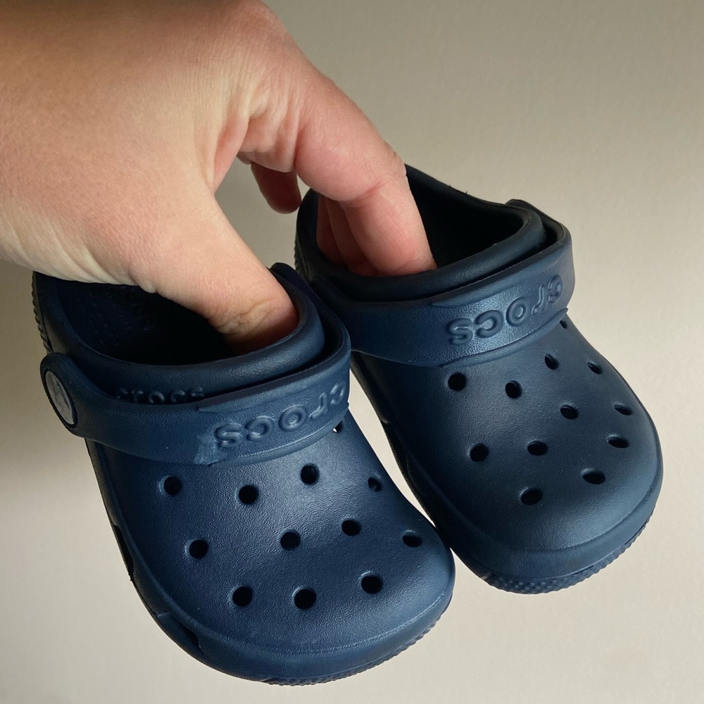 CROCS toddler navy blue- gently used, size 8